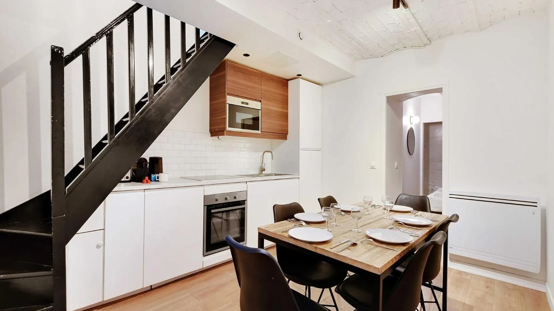 Welcoming Apartment -2Br 8P- Bel-Air Párizs 0*,  Franciaország
